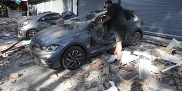 Temblor de 7.4 sacude Colombia y deja daños en varias ciudades
