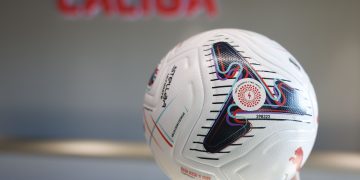 Presentan las clave de incorporación del nuevo balón conectado en LALIGA EA SPORTS, bajo el título “Balón conectado: claves de su implementación”.