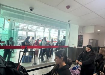 Suspende operaciones en el Aeropuerto de Monterrey por lluvia