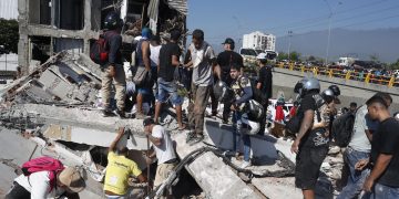Al menos 18 muertos por sismo de 7.4 grados en Colombia; gobierno activa emergencia