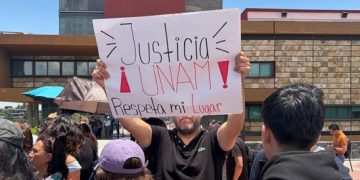 Aspirantes de la UNAM protestan contra posible repetición del examen de admisión