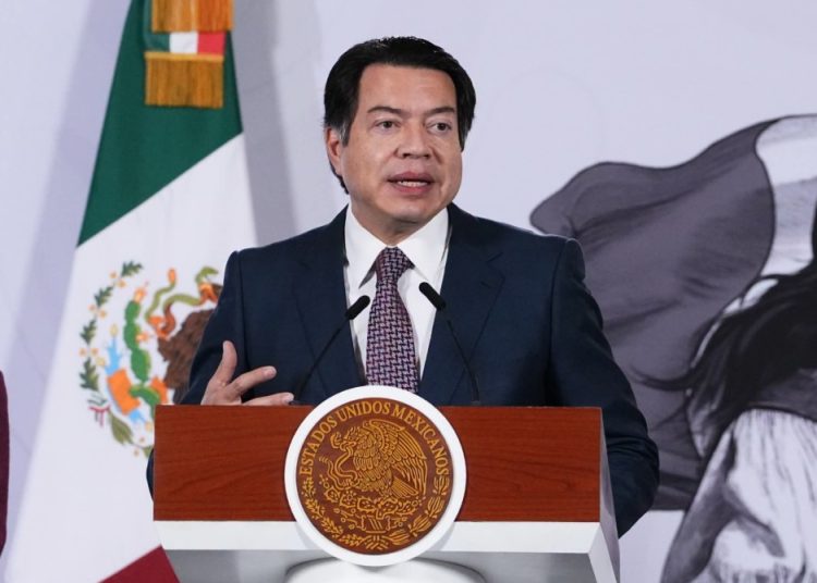 Oposición acusa a Mario Delgado de usar la beca Rita Zetina para promover a Claudia Sheinbaum