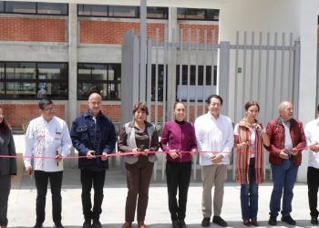 Al inaugurar a un Bachillerato Tecnológico Agropecuario en Texcoco, la Presidenta Claudia Sheinbaum Pardo anuncia que se duplicará la meta nacional para crear 400 mil nuevos lugares de Educación Media Superior en todo el país.