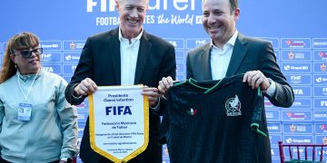 La Federación Mexicana de Fútbol anuncia su apoyo a Infantino