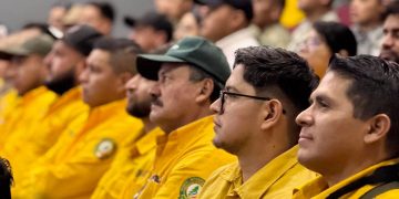 México envía otro contingente de brigadistas a Canadá por incendios forestales