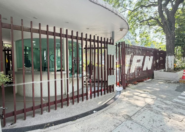 Estudiantes del IPN denuncian ingreso violento a instalaciones de Canal Once
