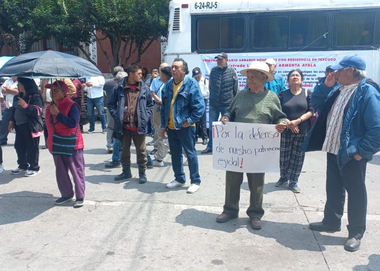 Ejidatarios de Chimalhuacán protestan en Texcoco por presunta venta ilegal de terrenos