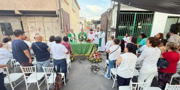 Vecinos de Cuernavaca realizan misa por víctimas de explosión