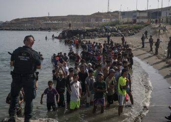 Unión Europea respalda a España tras crisis migratoria en Ceuta y endurecerá medidas contra el tráfico de personas