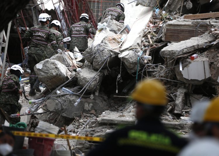 Colombia sigue en emergencia: 273 muertos tras terremoto de 7.4
